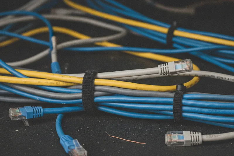 LAN-Kabel, Telefonkabel und Datenkabel